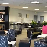 Summergrove Halls 호텔