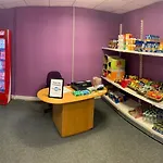 Summergrove Halls מלון 3*