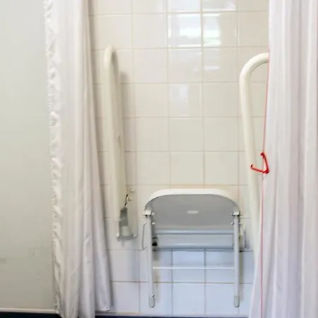 Summergrove Halls 3*