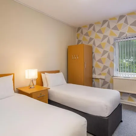 Summergrove Halls 3*