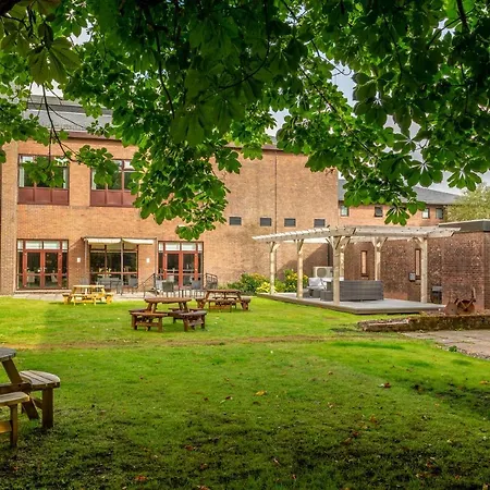 Hotel Summergrove Halls 3*