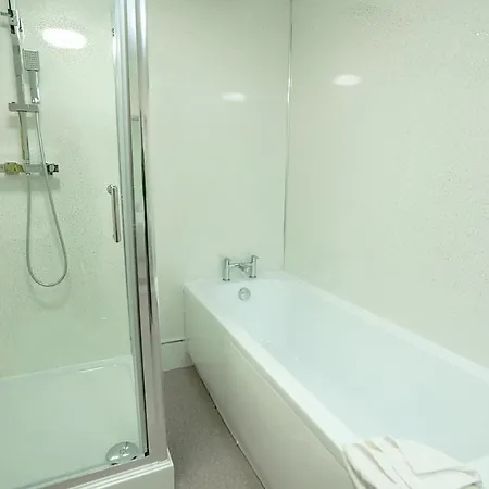 Hotel Summergrove Halls